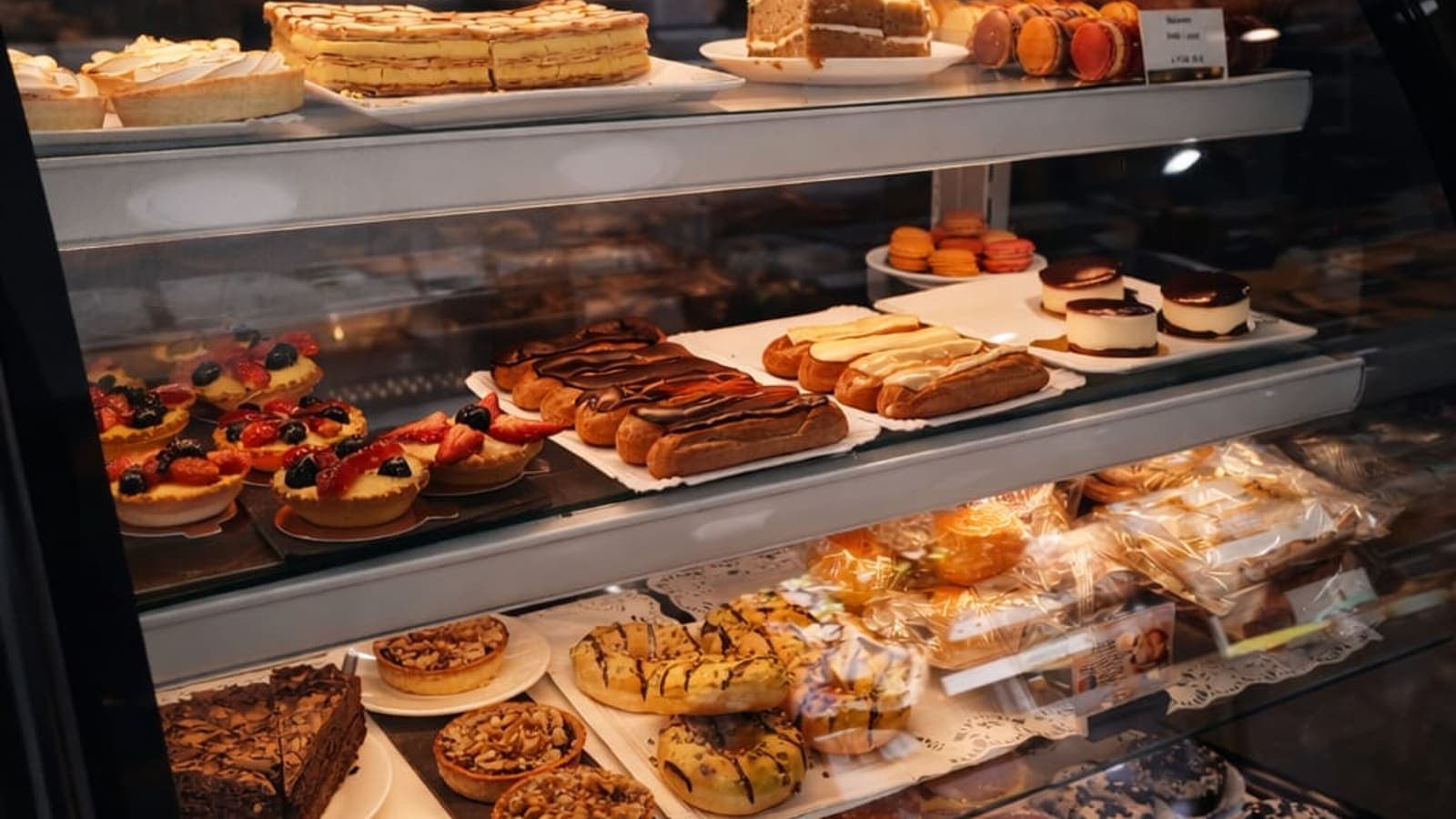 Vitrina de pastelería y tartas de La Revancha